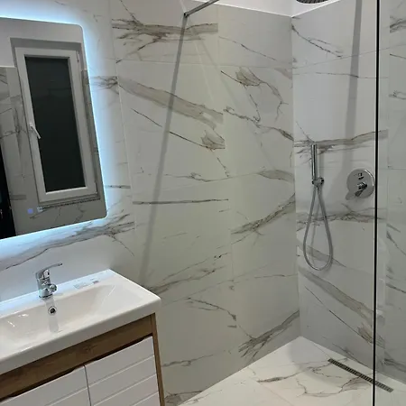 Bujtina4a Rrenc Apartament